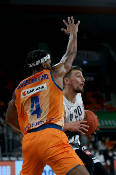 不断推进的 不断推进的